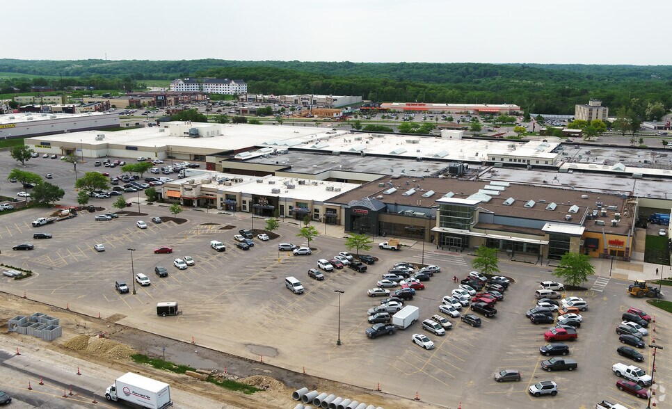 More Photos Of 4600 1st Ave NE, Cedar Rapids Freestanding For Lease