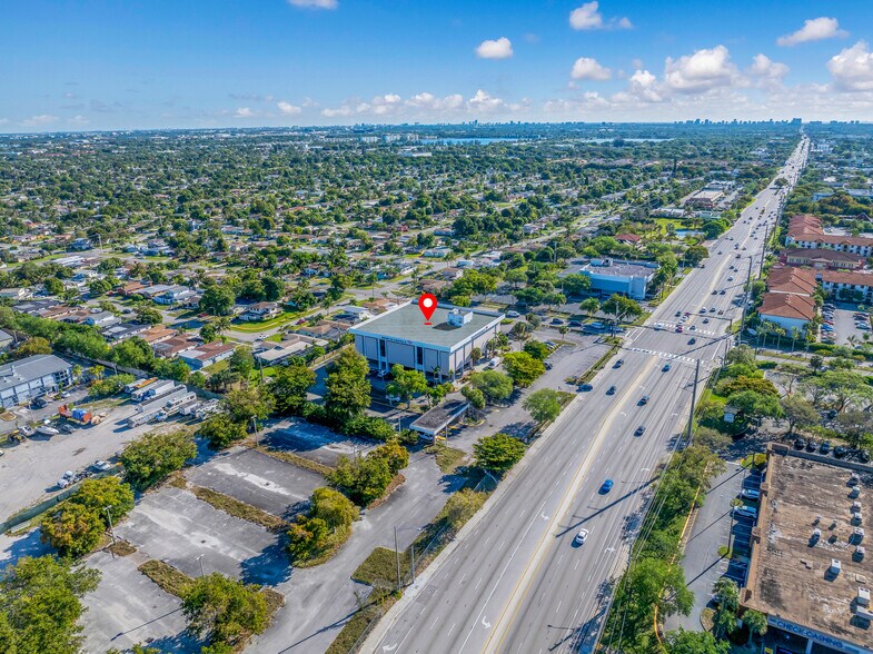 More Photos Of 3661 W Oakland Park Blvd, Lauderdale Lakes Office For Sale