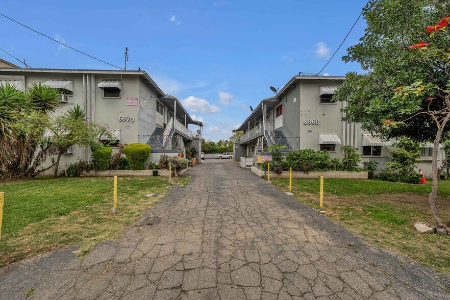 More Photos Of 6860-6870 Hazeltine Ave, Van Nuys Apartments For Sale