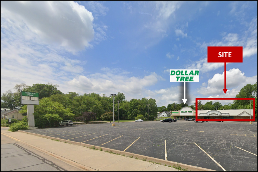 More Photos Of 2252 24th St, Rock Island Storefront For Lease