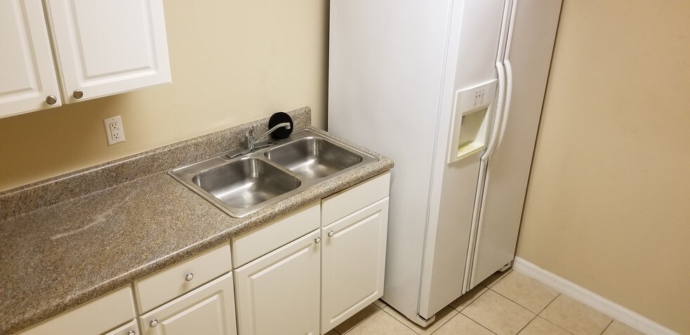 More Photos Of 1295 N US Highway 1, Ormond Beach Warehouse For Sale