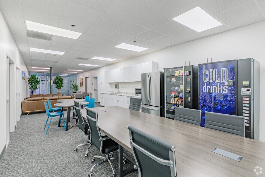 More Photos Of 505 Main St, Chula Vista Warehouse For Lease