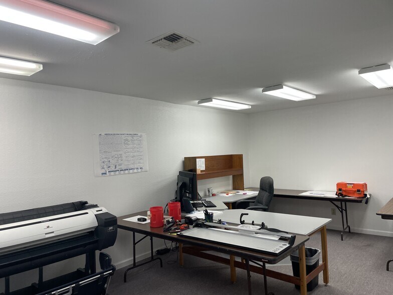 More Photos Of 903 S 8th St, La Porte Light Distribution For Lease