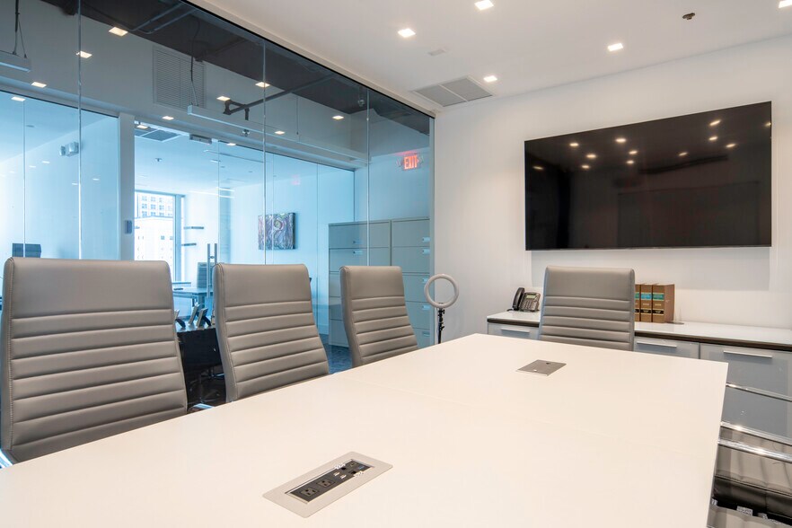 More Photos Of 150 SE 2nd Ave, Miami Office Residential For Sale