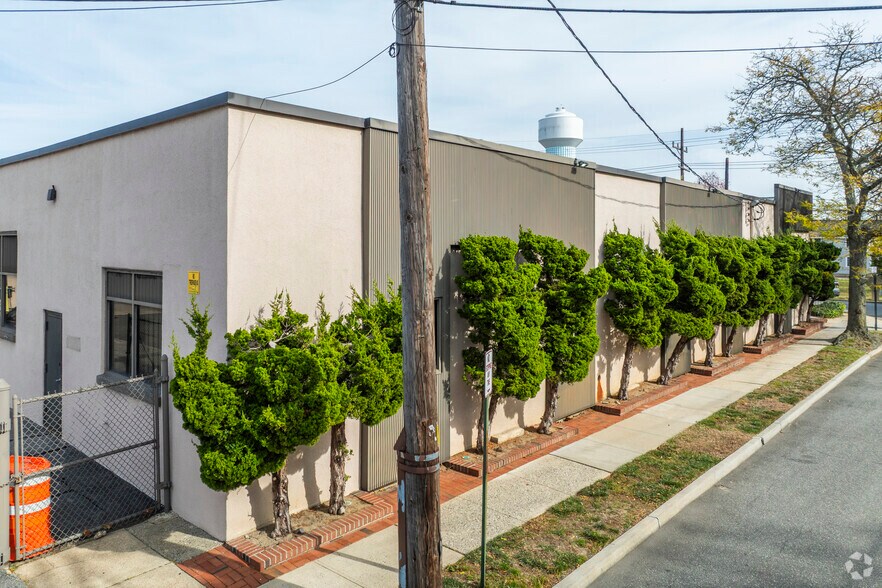 More Photos Of 410 Ocean Ave, Lynbrook Flex For Lease