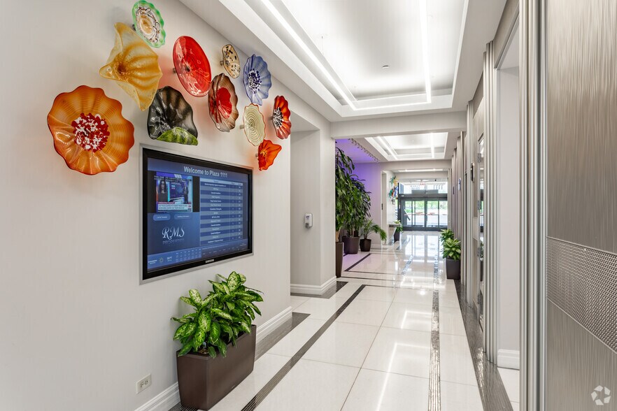 More Photos Of 1111 Plaza Dr, Schaumburg Unknown For Lease