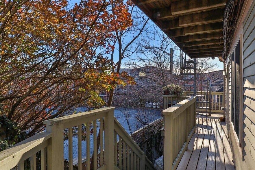 More Photos Of 139 A Bradford St, Provincetown Storefront Retail Residential For Sale