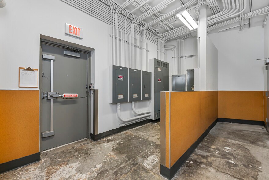 More Photos Of 2919 Kapiolani Blvd, Honolulu Unknown For Lease