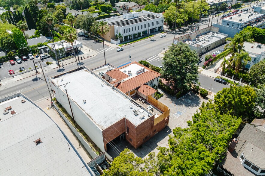 More Photos Of 7677 W Sunset Blvd, Los Angeles General Retail For Lease