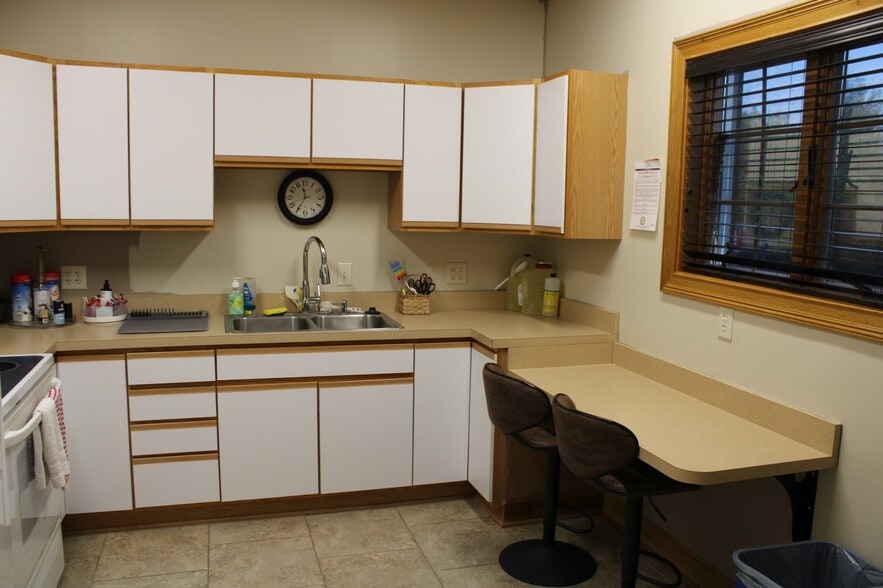 More Photos Of 660 Patrick Pl, Brownsburg Office For Sale