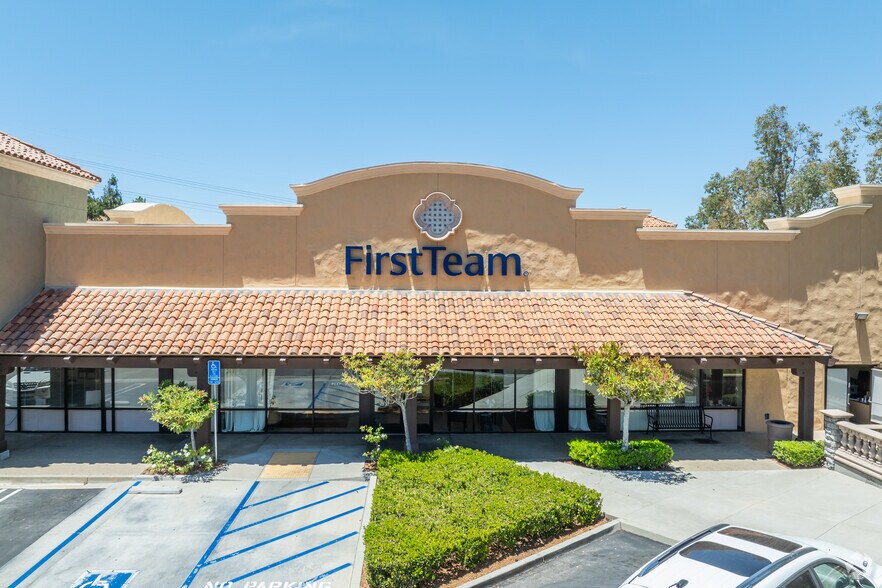 More Photos Of 8028 E Santa Ana Canyon Rd, Anaheim Freestanding For Lease