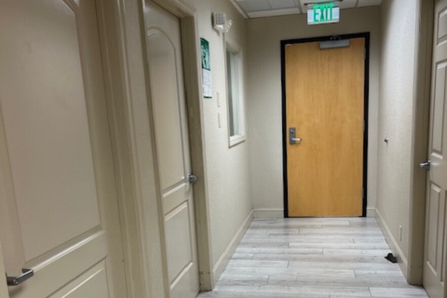 More Photos Of 541 S State Road 7, Margate Unknown For Lease