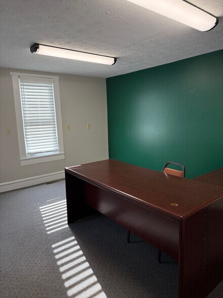 More Photos Of 1915 Everett St, Lafayette Office For Sale