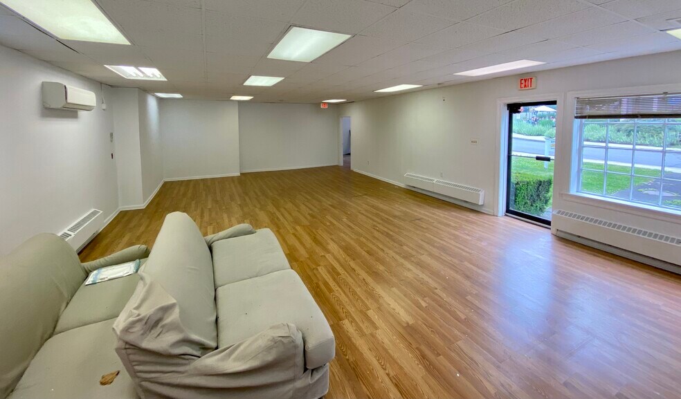 More Photos Of 12 Old Mill Rd, Redding Freestanding For Lease