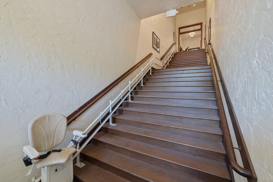 More Photos Of 128 S E St, Exeter Storefront For Sale