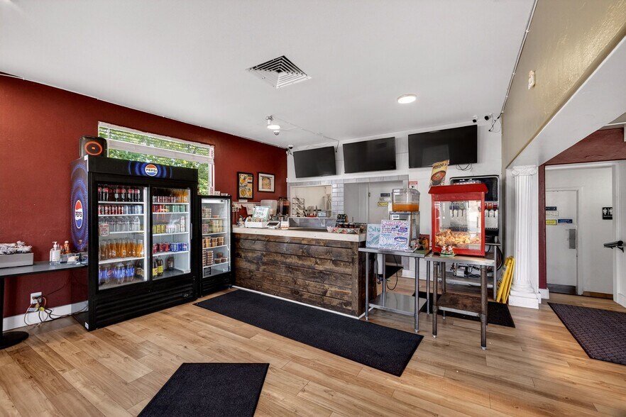 More Photos Of 1020 Main St, Chico Restaurant For Sale