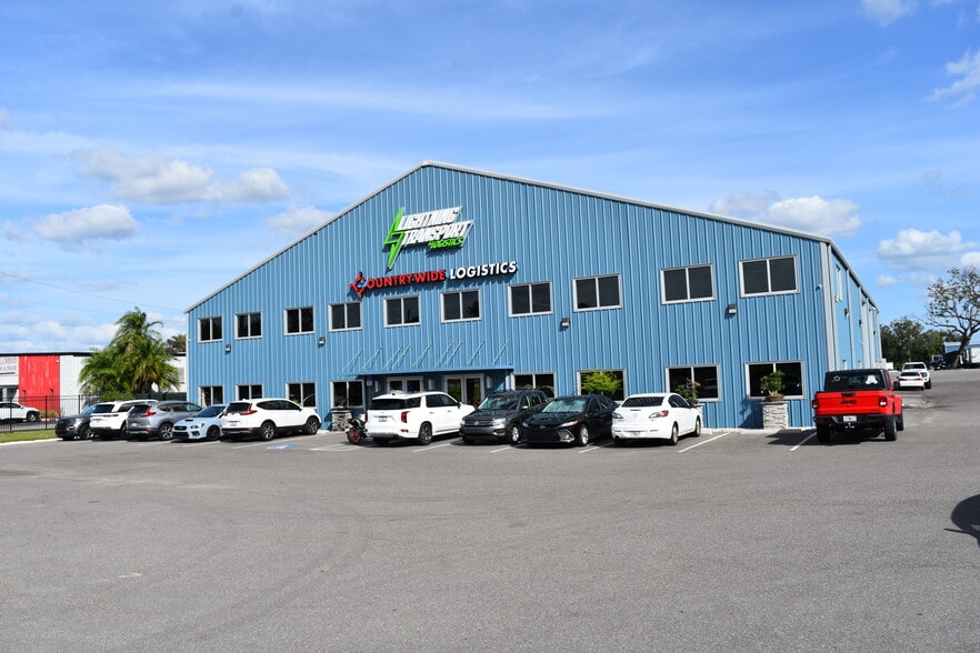 More Photos Of 6015 N US Highway 301, Tampa Warehouse For Lease
