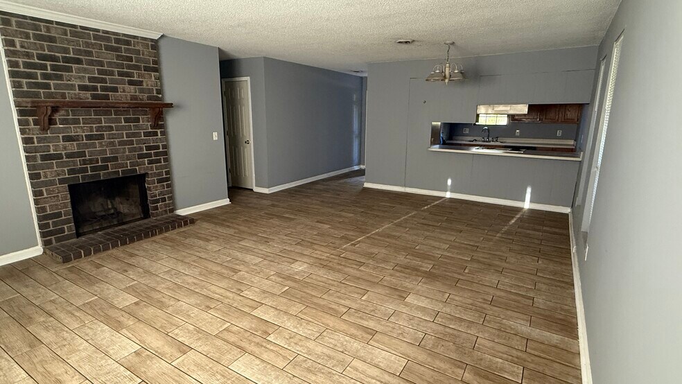 More Photos Of 111 Taylor Dr, Lexington Multifamily For Sale