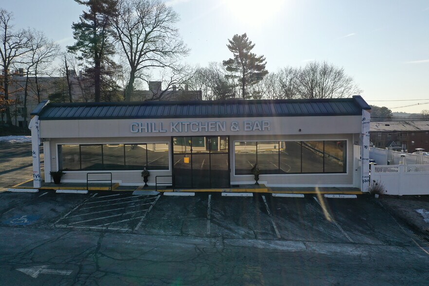 More Photos Of 416 Boston Post Rd E, Marlborough Storefront For Lease