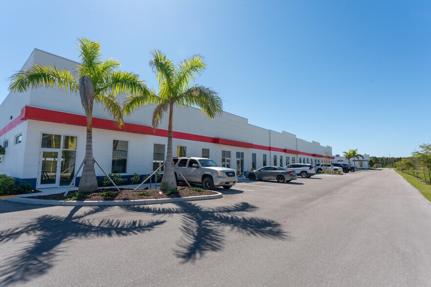 More Photos Of 16350 Innovation Ln, Fort Myers Light Distribution For Sale