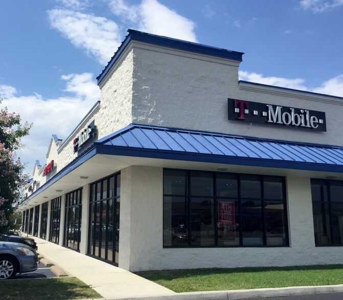 More Photos Of 4032 Victory Blvd, Portsmouth General Retail For Lease