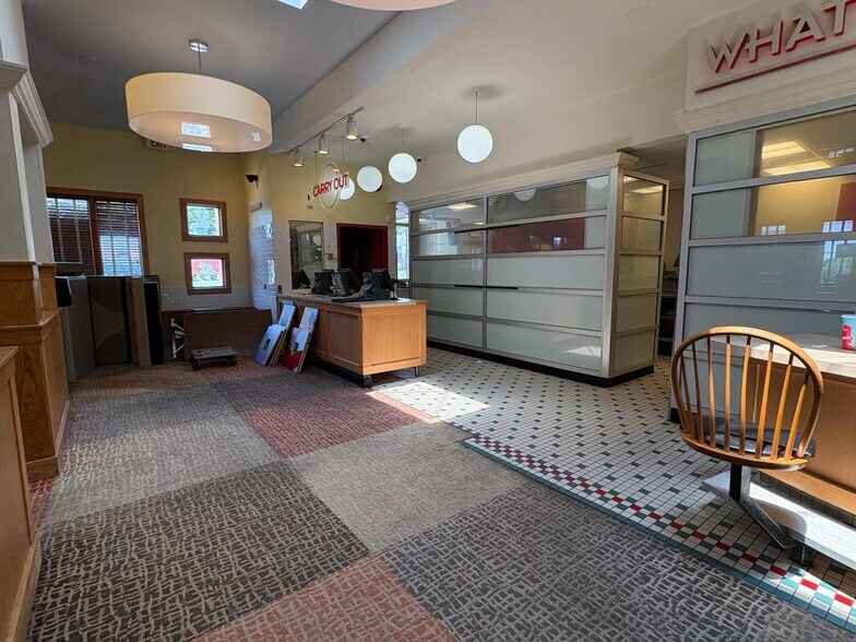 More Photos Of 4016 Dixie Hwy, Erlanger Restaurant For Lease