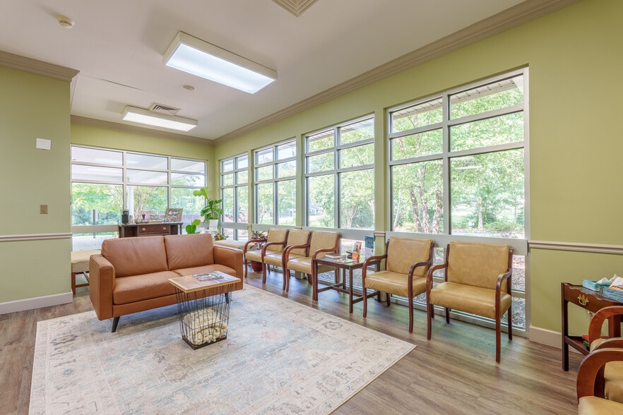 More Photos Of 727 Cox Creek Pky, Florence Healthcare For Sale