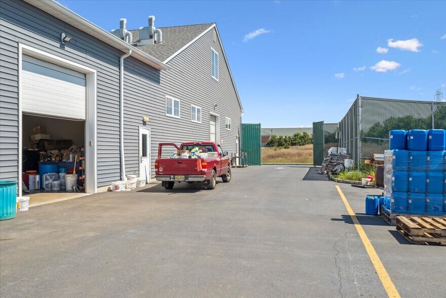 More Photos Of 22 Royal Rd, Flemington Industrial For Sale