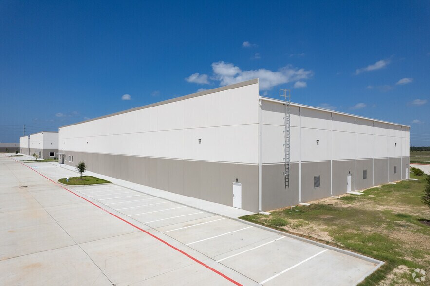 More Photos Of 2701 Twinwood Pky, Brookshire Distribution For Sale