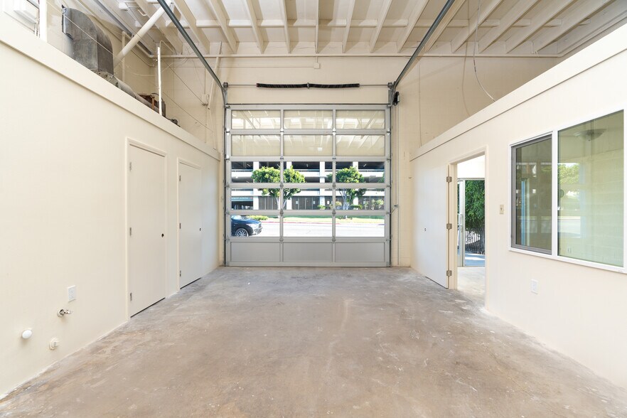 More Photos Of 4430 Vandever Ave, San Diego Warehouse For Lease