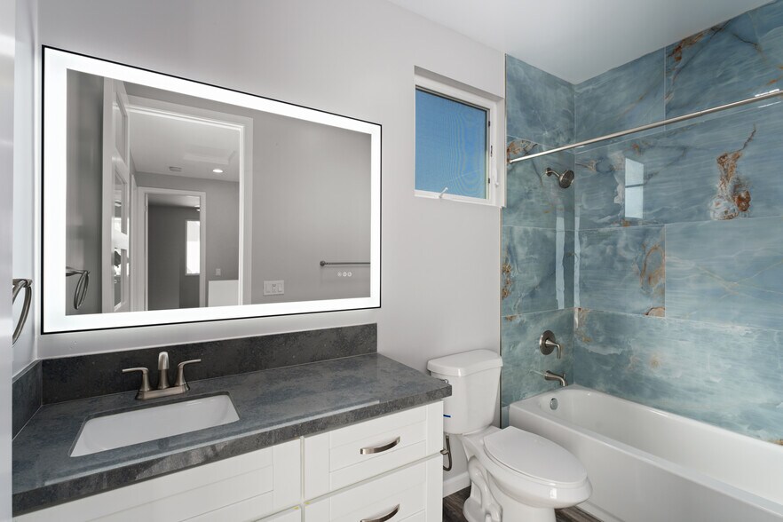 More Photos Of 6728 Thomson Ct, San Diego Apartments For Sale