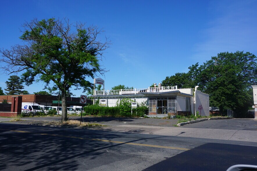 More Photos Of 175 Washington St, Hartford Restaurant For Lease