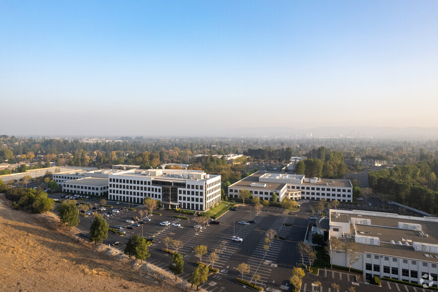 Primary Photo Of 8501 Fallbrook Ave, West Hills Office Residential For Lease