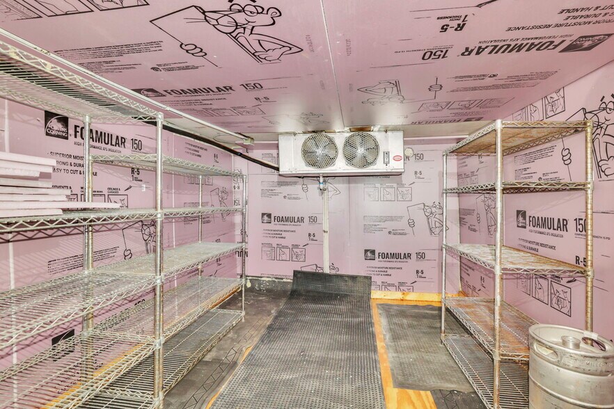 More Photos Of 11472 Broad St SW, Pataskala Bar For Lease