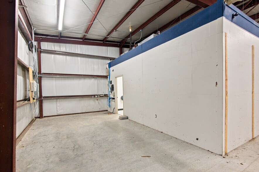 More Photos Of 512 Hartman Rd, Victoria Warehouse For Sale