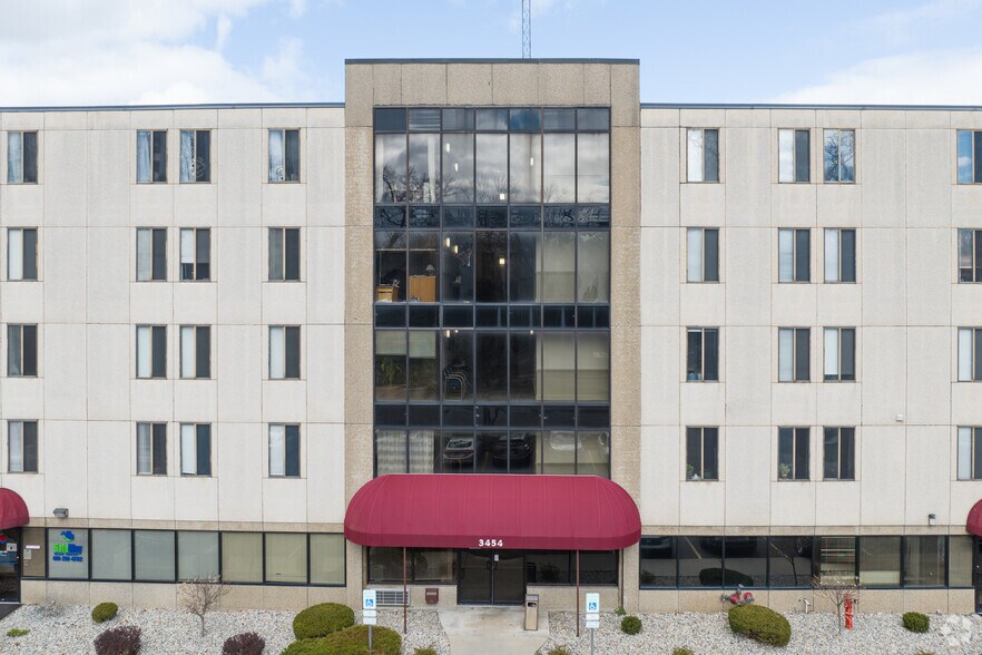 More Photos Of 3454 Oak Alley Ct, Toledo Office For Lease