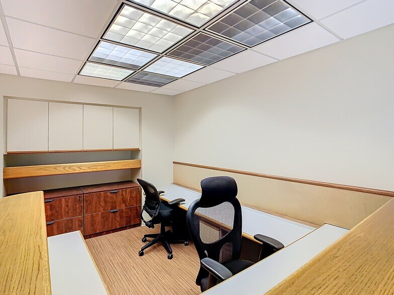 More Photos Of 3333 W Kennedy Blvd, Tampa Loft Creative Space For Sale