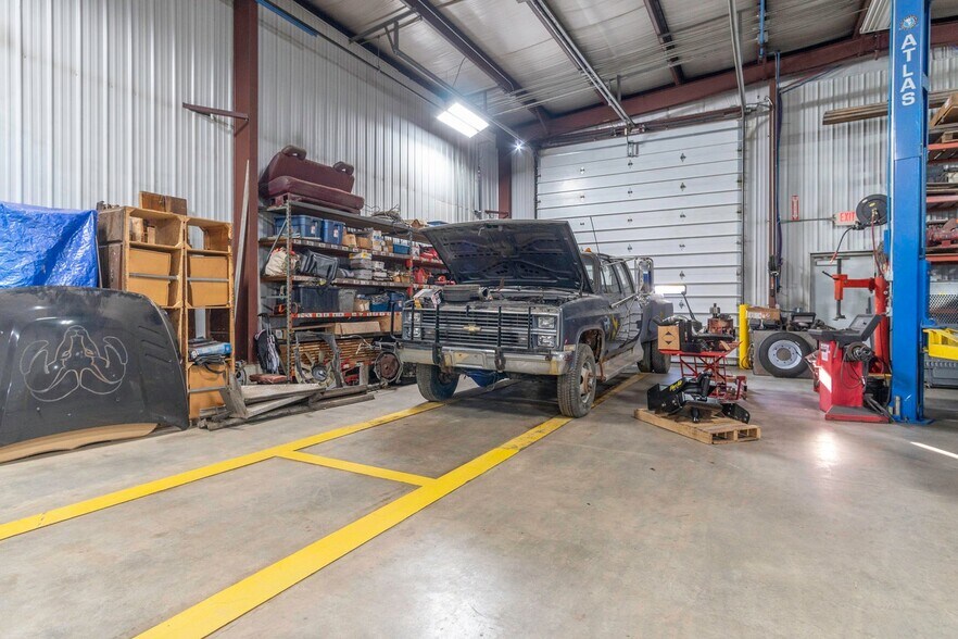 More Photos Of 14617 Kettlersville Rd, Wapakoneta Light Distribution For Sale