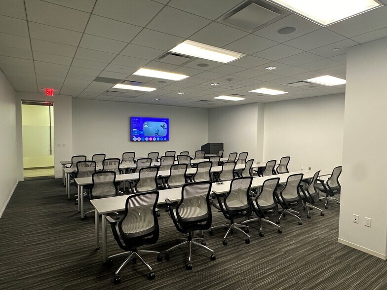 More Photos Of 16200 Park Row, Houston Office For Lease