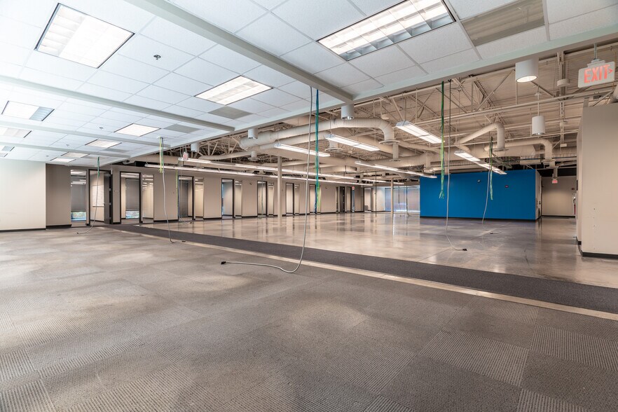 More Photos Of 2015 Vaughn Rd, Kennesaw Business Park For Sale