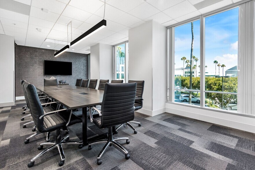 More Photos Of 3780 Kilroy Airport Way, Long Beach Coworking Space
