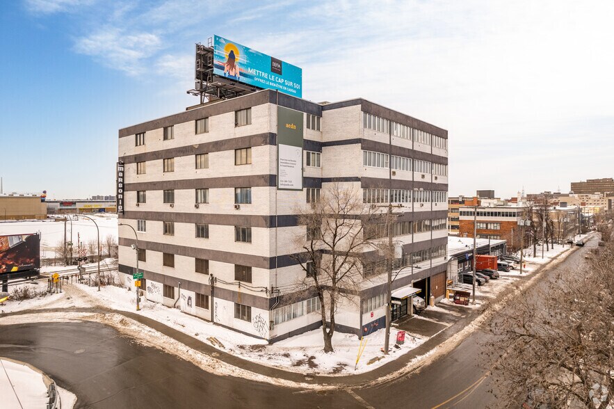 Primary Photo Of 8710 Av du Parc, Montréal Office For Lease