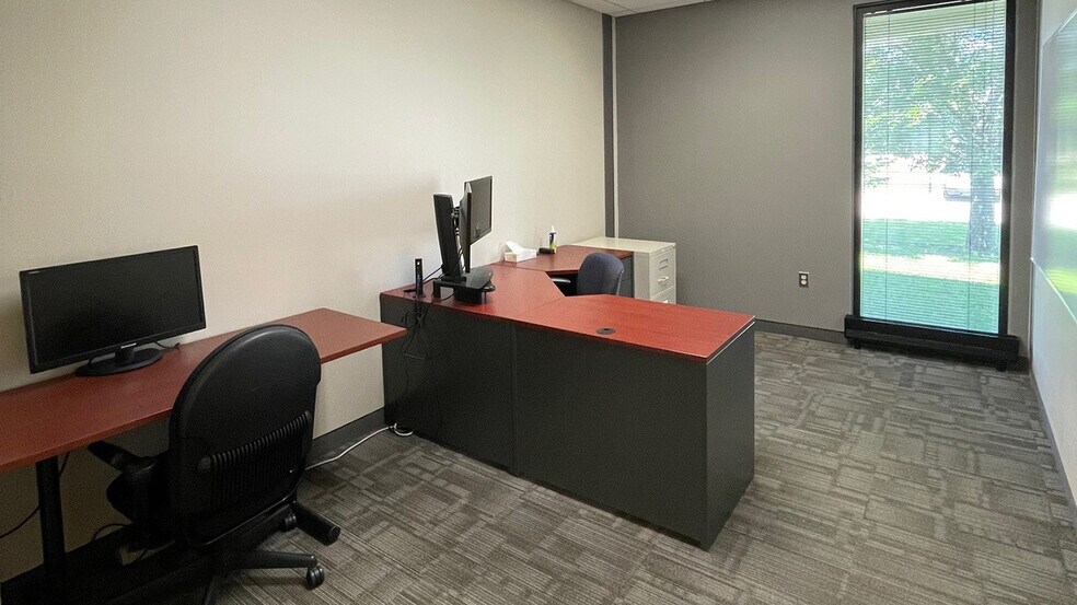 More Photos Of 25 Rothwell Rd, Winnipeg Loft Creative Space For Lease