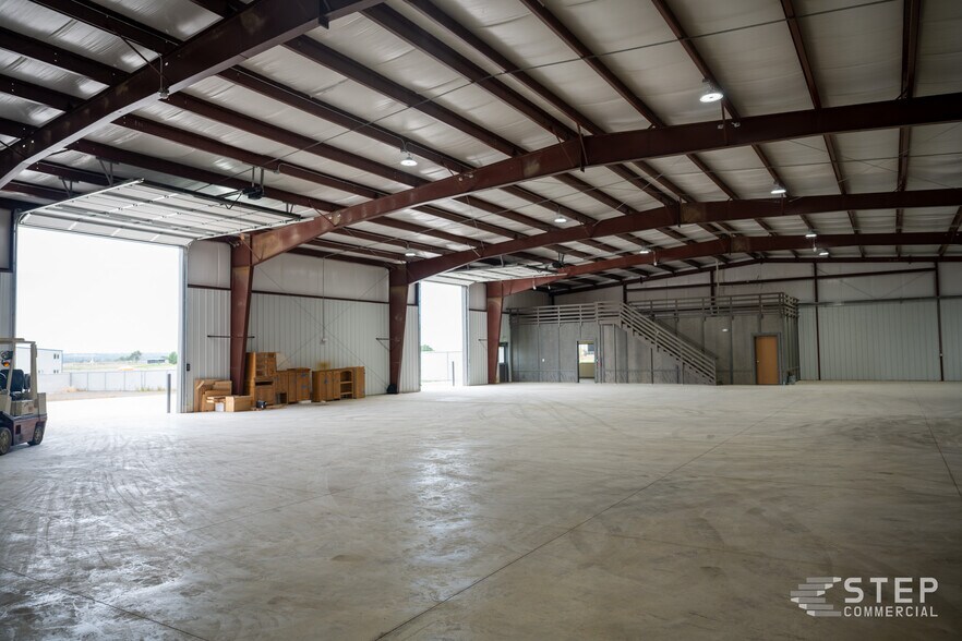 More Photos Of 1422 Cimarron Ct, Greeley Warehouse For Lease