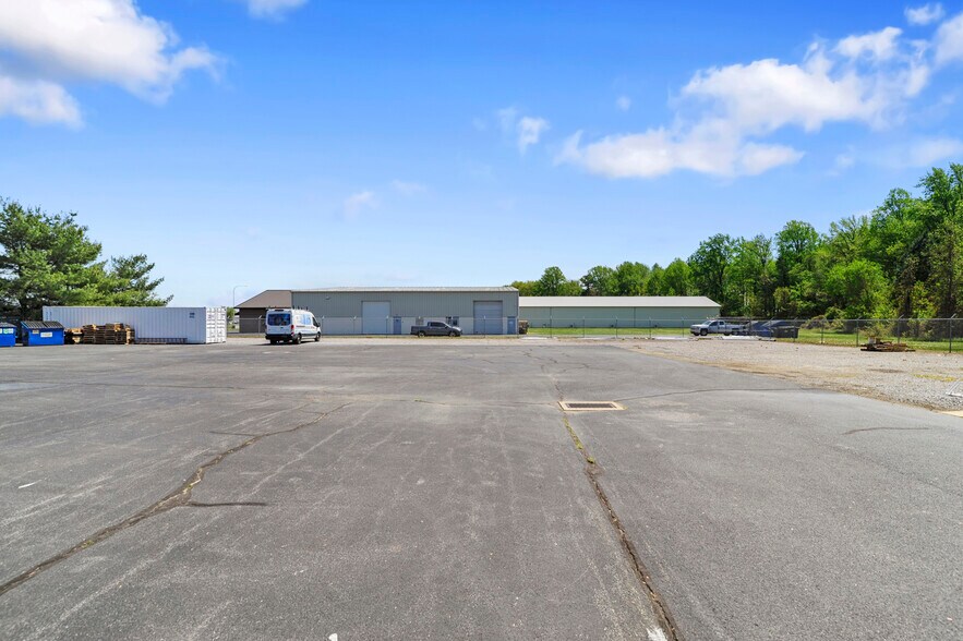 More Photos Of 198 Mullet Run, Milford Light Distribution For Sale