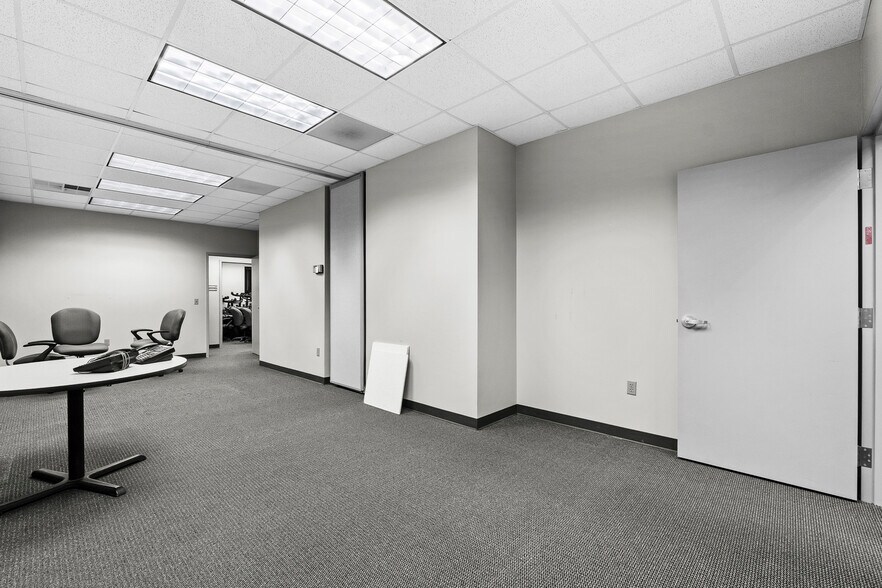 More Photos Of 7200 Highway 150, Greenville Office For Sale