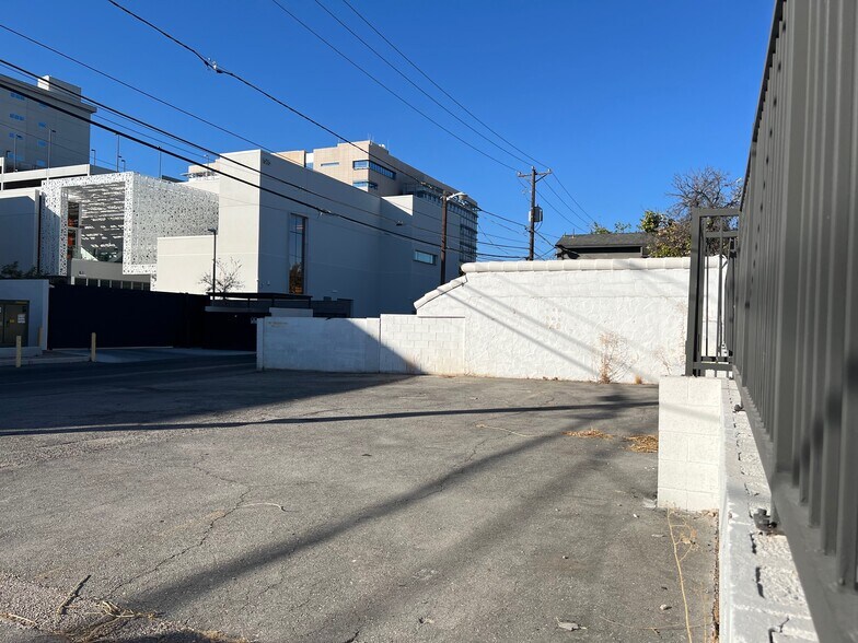 More Photos Of 530 S 7th St, Las Vegas Office Residential For Lease