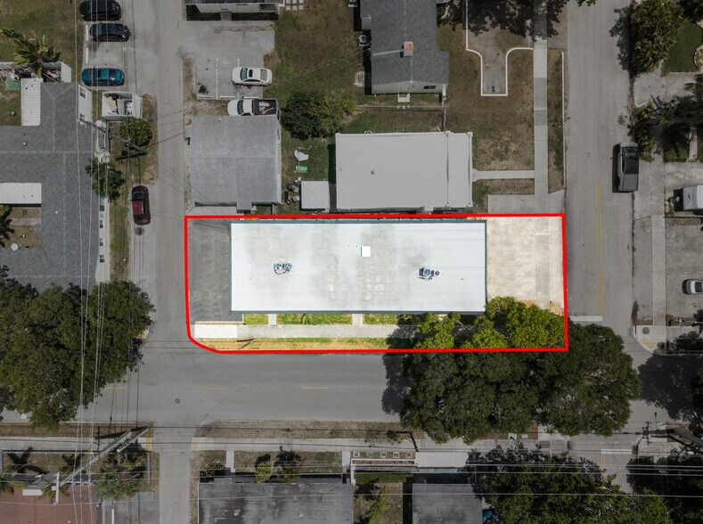 More Photos Of 1859 Lincoln St, Hollywood Apartments For Sale