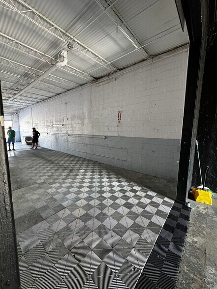 More Photos Of 1800-1812 SW 7th Ave, Pompano Beach Warehouse For Sale