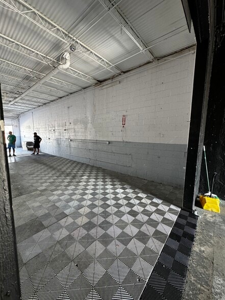 More Photos Of 1800-1812 SW 7th Ave, Pompano Beach Warehouse For Sale